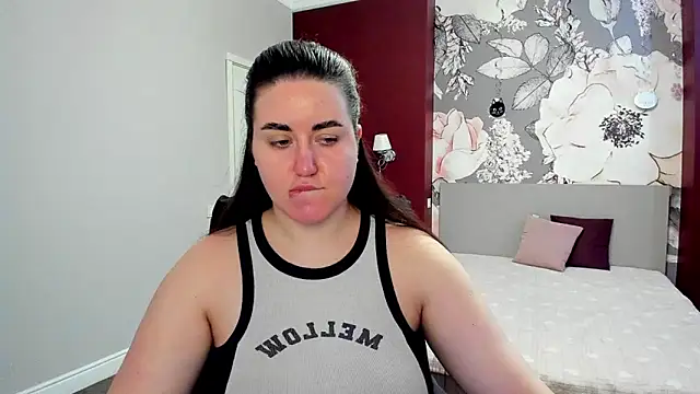 Snapshot of Roxie_Bradley chatting on 9, 3, 2026 Roxie Bradley online show from 9, 3, 2026