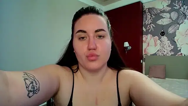 Snapshot of Roxie_Bradley chatting on 26, 3, 2026 Roxie Bradley online show from 26, 3, 2026