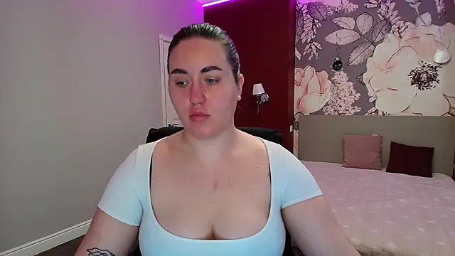 Snapshot of Roxie_Bradley chatting on 28, 3, 2026 Roxie Bradley online show from 28, 3, 2026