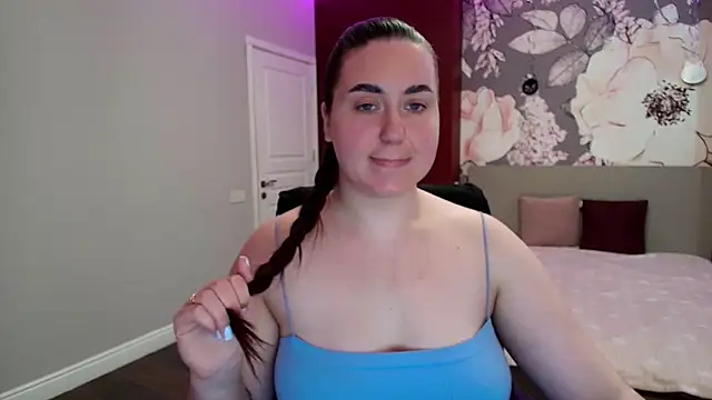 Snapshot of Roxie_Bradley chatting on 11, 4, 2026 Roxie Bradley online show from 11, 4, 2026