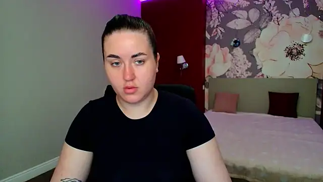 Snapshot of Roxie_Bradley chatting on 9, 5, 2026 Roxie Bradley online show from 9, 5, 2026