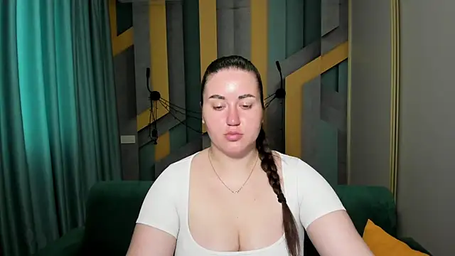 Snapshot of Roxie_Bradley chatting on 3, 6, 2026 Roxie Bradley online show from 3, 6, 2026