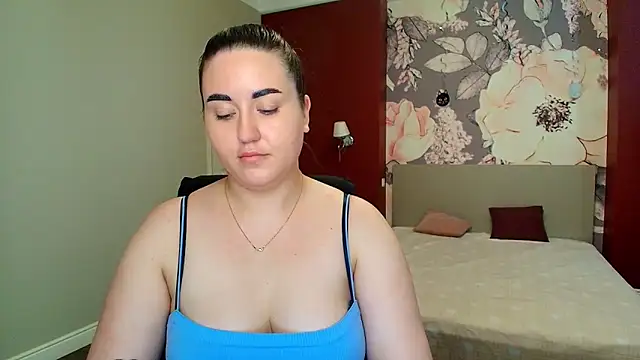 Snapshot of Roxie_Bradley chatting on 9, 6, 2026 Roxie Bradley online show from 9, 6, 2026