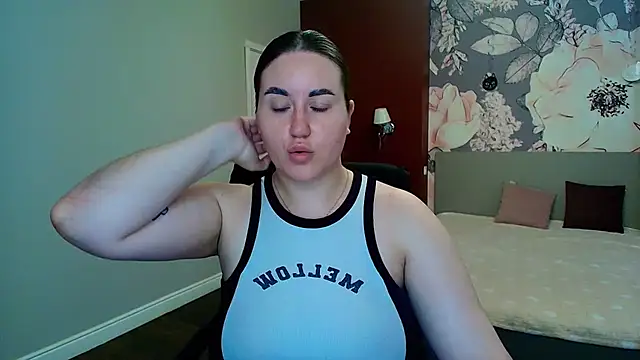 Snapshot of Roxie_Bradley chatting on 29, 6, 2026 Roxie Bradley online show from 29, 6, 2026