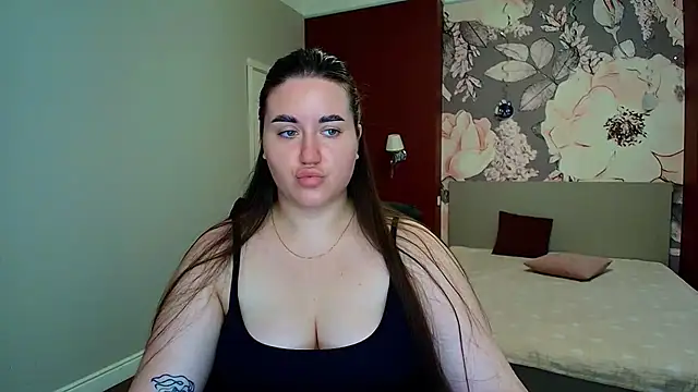Snapshot of Roxie_Bradley chatting on 17, 7, 2026 Roxie Bradley online show from 17, 7, 2026