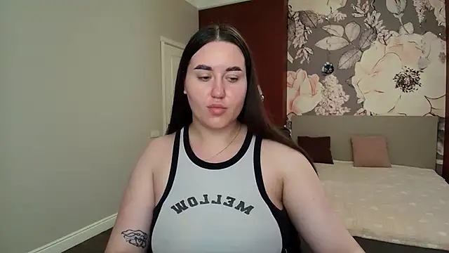 Snapshot of Roxie_Bradley chatting on 24, 7, 2026 Roxie Bradley online show from 24, 7, 2026