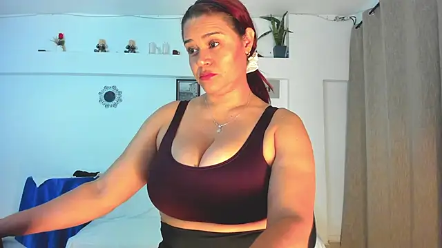 Snapshot of Sinthia_Collins chatting on 17, 4, 2026 Sinthia Collins online show from 17, 4, 2026