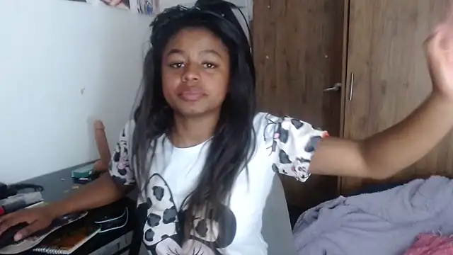 Snapshot of charlott7 chatting on 16, 12, 2024 charlott7 online show from 16, 12, 2024
