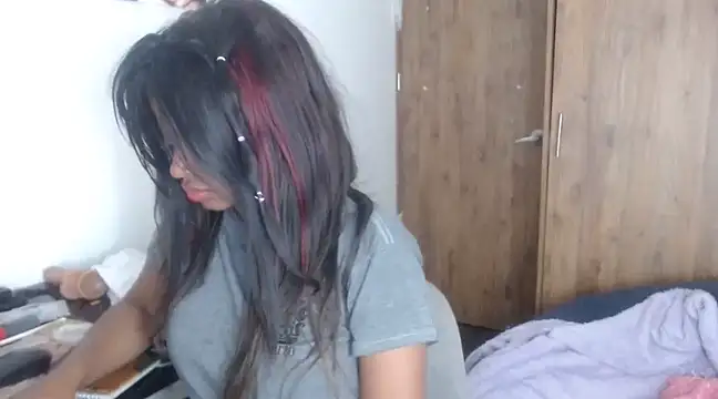 Snapshot of charlott7 chatting on 17, 12, 2024 charlott7 online show from 17, 12, 2024