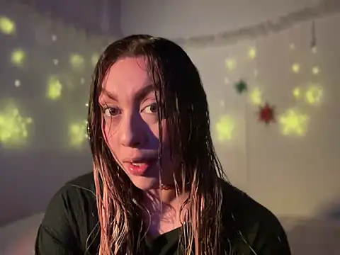 Snapshot of Im_sophiie chatting on 17, 12, 2024 Im sophiie online show from 17, 12, 2024