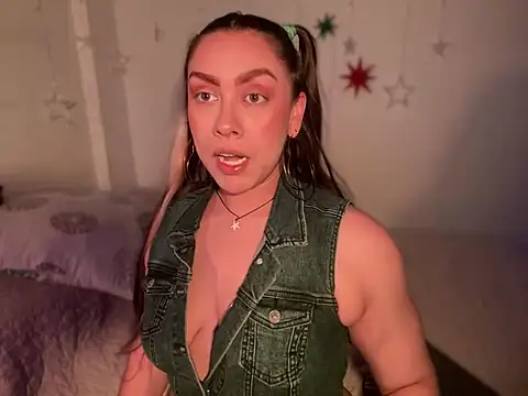 Snapshot of Im_sophiie chatting on 29, 12, 2024 Im sophiie online show from 29, 12, 2024