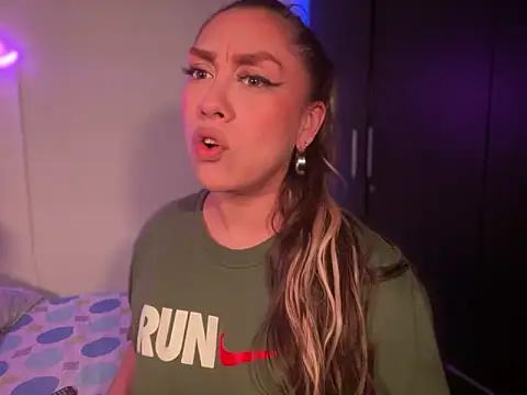 Snapshot of Im_sophiie chatting on 20, 1, 2025 Im sophiie online show from 20, 1, 2025