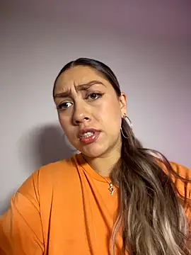 Snapshot of Im_sophiie chatting on 14, 12, 2025 Im sophiie online show from 14, 12, 2025