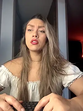 Snapshot of Im_sophiie chatting on 1, 3, 2026 Im sophiie online show from 1, 3, 2026