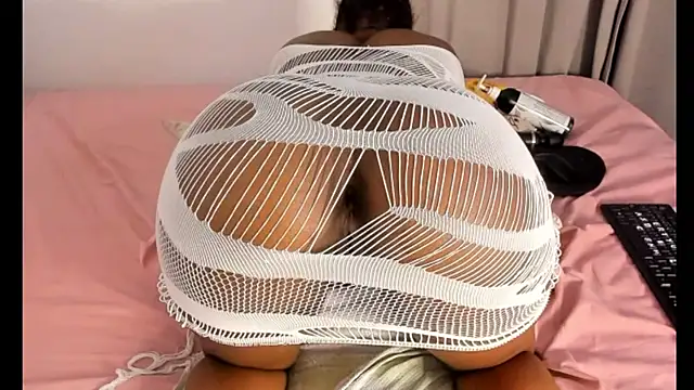  yisela  online show from 7, 3, 2025