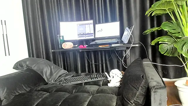 Snapshot of naughty_bigass chatting on 10, 3, 2026 naughty bigass online show from 10, 3, 2026