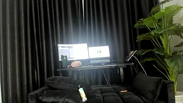 Snapshot of naughty_bigass chatting on 15, 3, 2026 naughty bigass online show from 15, 3, 2026