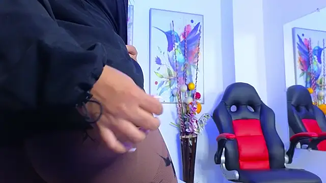Marianaa Lopezz online show from 11, 12, 2024