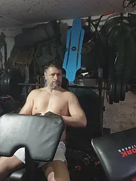 Snapshot of rob2810 chatting on 1, 3, 2026 rob2810 online show from 1, 3, 2026