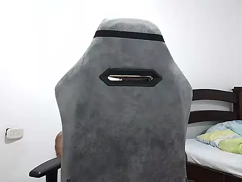 Snapshot of MILCARITAS3 chatting on 23, 4, 2026 MILCARITAS3 online show from 23, 4, 2026