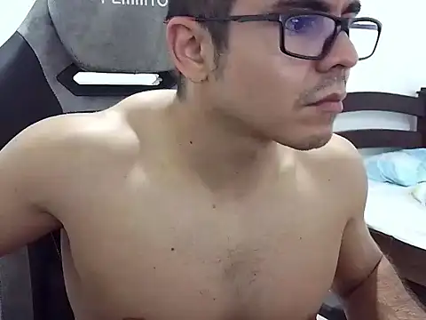 Snapshot of MILCARITAS3 chatting on 24, 4, 2026 MILCARITAS3 online show from 24, 4, 2026