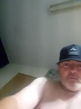 Snapshot of Hotredheadandtoungelasher chatting on 25, 10, 2025 Hotredheadandtoungelasher online show from 25, 10, 2025