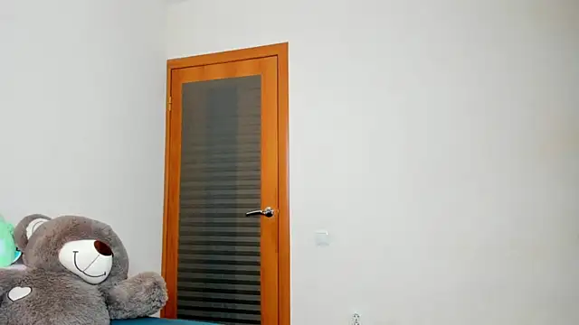 FlowerOfSin2001 online show from 19, 9, 2025