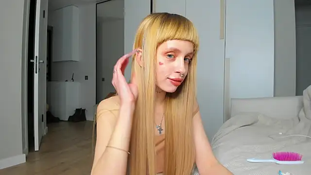 Snapshot of FlowerOfSin2001 chatting on 9, 4, 2026 FlowerOfSin2001 online show from 9, 4, 2026