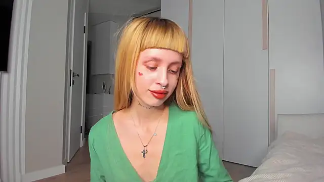 Snapshot of FlowerOfSin2001 chatting on 13, 4, 2026 FlowerOfSin2001 online show from 13, 4, 2026