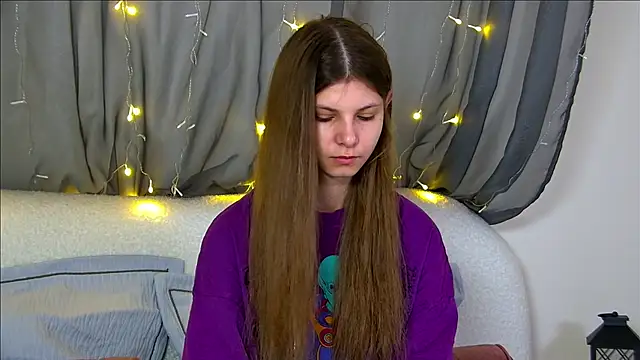 Snapshot of AudreyBarlow chatting on 28, 10, 2025 AudreyBarlow online show from 28, 10, 2025