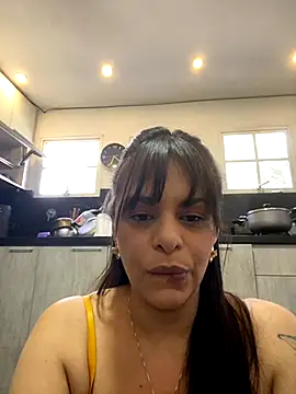 Snapshot of Kataliina chatting on 8, 9, 2025 Kataliina online show from 8, 9, 2025