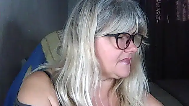 Snapshot of Diana_49 chatting on 31, 10, 2025 Diana 49 online show from 31, 10, 2025