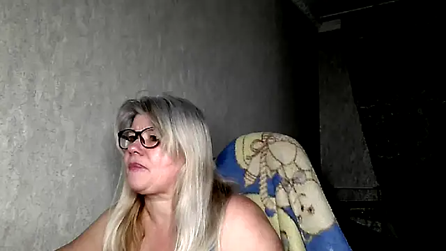 Snapshot of Diana_49 chatting on 6, 1, 2026 Diana 49 online show from 6, 1, 2026