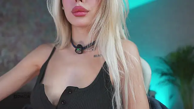 Snapshot of misstics_ chatting on 19, 11, 2025 misstics online show from 19, 11, 2025