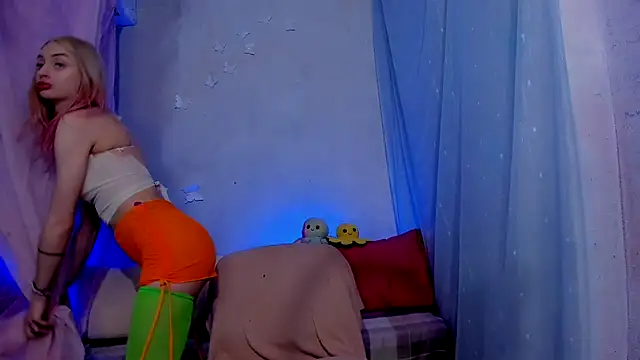 LickLizzy online show from 17, 1, 2025