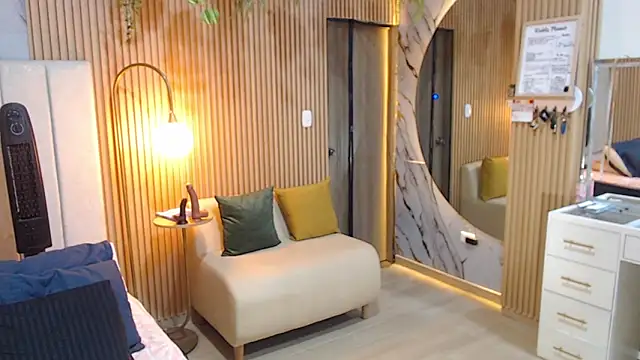 Snapshot of deepieredandwett chatting on 8, 11, 2025 deepieredandwett online show from 8, 11, 2025