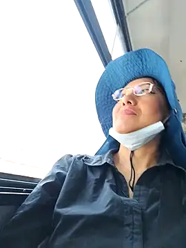 LaInsaciableIntensa online show from 18, 9, 2025