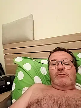 Snapshot of mike9473 chatting on 27, 9, 2025 mike9473 online show from 27, 9, 2025