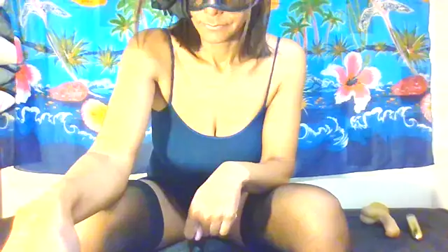 Snapshot of laetitiafun chatting on 10, 3, 2025 laetitiafun online show from 10, 3, 2025