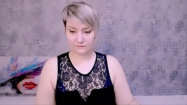Snapshot of Djullia chatting on 14, 2, 2025 Djullia online show from 14, 2, 2025