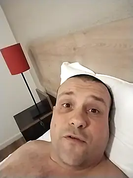 Snapshot of manubm03 chatting on 24, 11, 2025 manubm03 online show from 24, 11, 2025