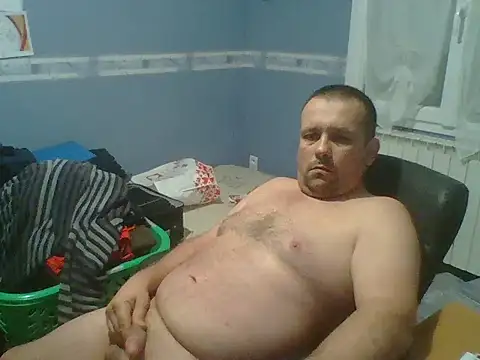 Snapshot of manubm03 chatting on 17, 12, 2025 manubm03 online show from 17, 12, 2025