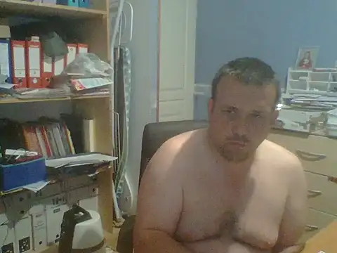 Snapshot of manubm03 chatting on 14, 5, 2026 manubm03 online show from 14, 5, 2026