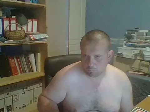 Snapshot of manubm03 chatting on 26, 5, 2026 manubm03 online show from 26, 5, 2026