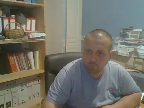 Snapshot of manubm03 chatting on 27, 5, 2026 manubm03 online show from 27, 5, 2026