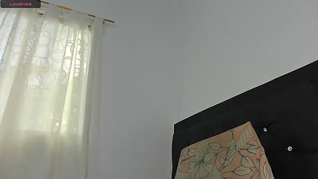 Snapshot of santi_brown chatting on 5, 10, 2025 santi brown online show from 5, 10, 2025