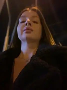 Snapshot of KrisMagnoly chatting on 12, 4, 2026 KrisMagnoly online show from 12, 4, 2026