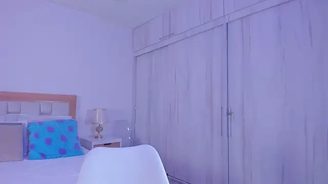 mia hank online show from 22, 11, 2025