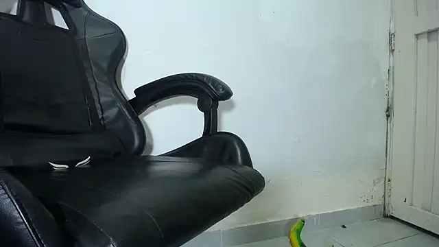 hersheybanks23 online show from 20, 11, 2025