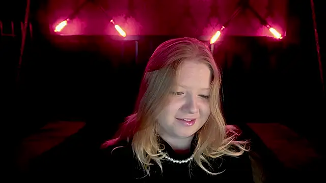 Snapshot of Tinker_Belll chatting on 26, 11, 2025 Tinker Belll online show from 26, 11, 2025